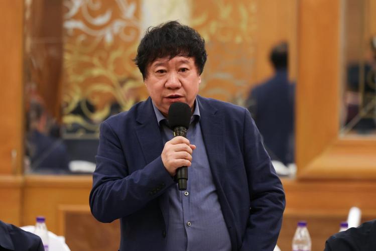 我校举办"如何书写我们时代的人文暨贾平凹文学创作五十周年"学术研讨